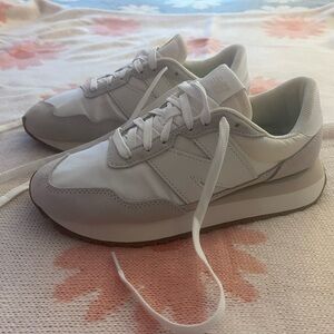 New Balance 237 Women's Cream and Gray Sneakers Size 9.5